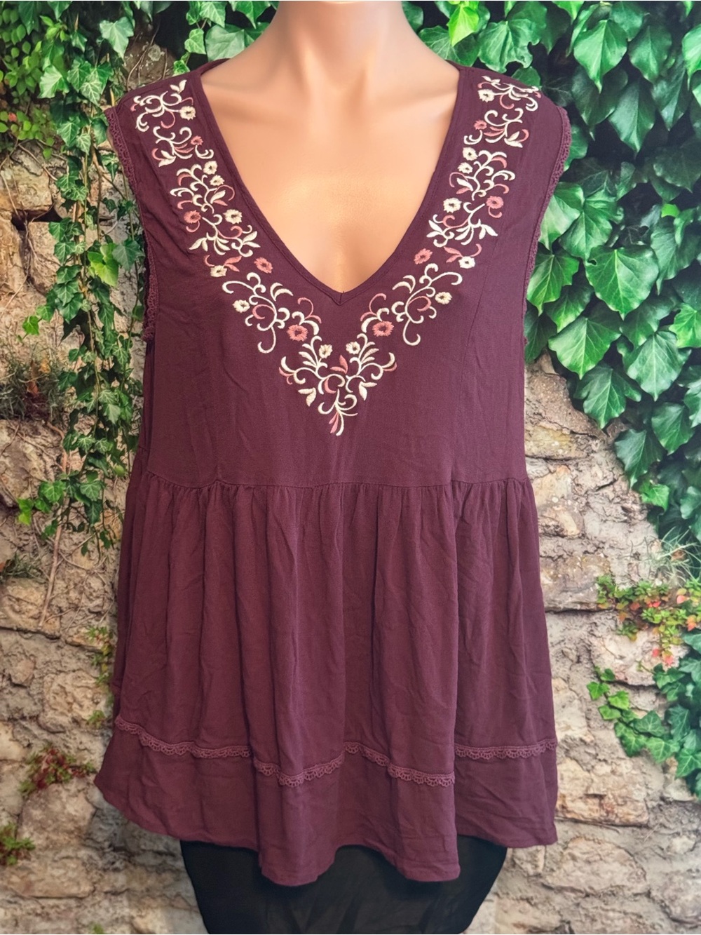 Knox Rose Plum V-Neck Embroidered Peplum Tunic Tank